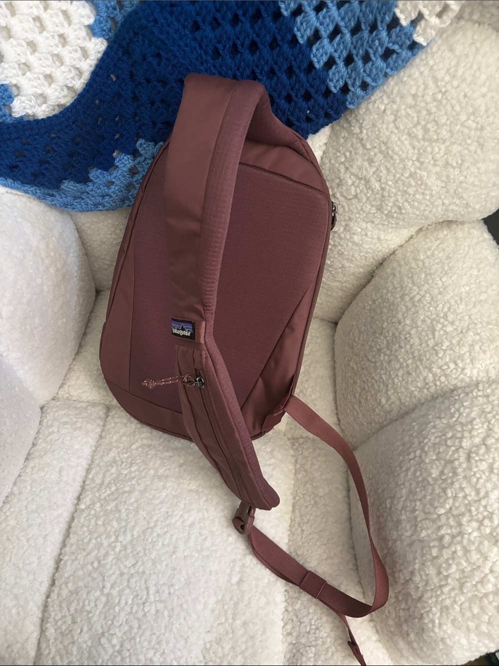 NWT Patagonia Sling Backpack in Dusty Rose and Mauve - Picture 4 of 9